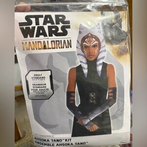 Disney Adult (up to size 12) Star Wars Mandalorian Costume Kit Party City NWT